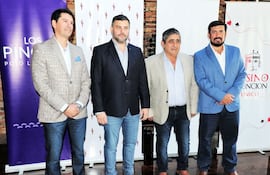bruno-jaen-bohorques-patricio-del-buono-pedro-brouchy-y-juan-jose-arnold-tras-la-firma-de-convenios-con-el-polo--135451000000-1824099.jpg