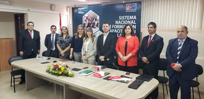 Ministerio de Trabajo firmó contrato con empresas que dictarán más de 170 cursos gratuitos de rápida salida laboral en todo el país