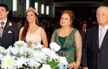 felix-amadeo-arzamendia-y-gilda-farina-de-arzamendia-maria-cristina-maldonado-de-segovia-y-pablo-segovia-boltes-fueron-elegidos-como-padrinos-de-la-221608000000-527431.jpg