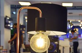 artefactos-electricos-decorativos-pensados-para-cada-espacio-pueden-encontrarse-en-el-stand-de-record-lux--205521000000-1835375.jpg
