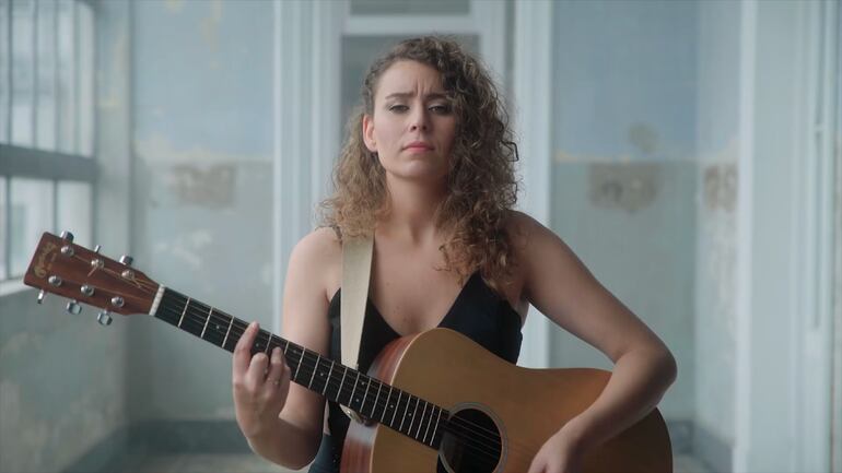 La cantante y compositora uruguaya Florencia Núñez.