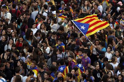 Una manifestación frente a la sede central de la policía en Barcelona, el jueves.