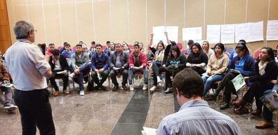 Pablo Frere de Redes Chaco se dirige a los jóvenes del Gran Chaco Americano.