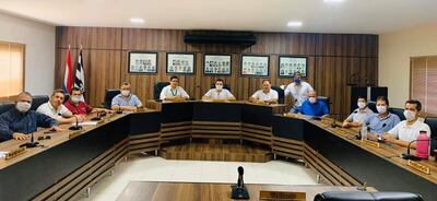 El pleno de la Junta Municipal de Santa Rita durante la reunión con el intendente local.