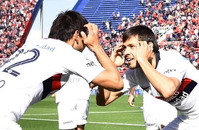 El Melli Ángel Romero celebró su primer gol con su nuevo equipo.