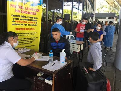 Los compatriotas que ingresan desde el Brasil fueron sometidos a un estricto control.