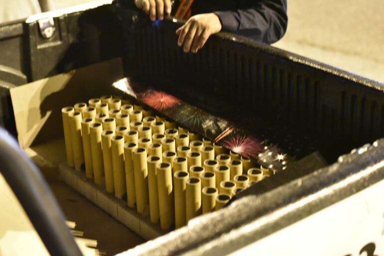 Hinchas de Cerro Porteño hicieron explotar bombas pirotécnicas en los alrededores del hotel donde están los jugadores de River Plate.