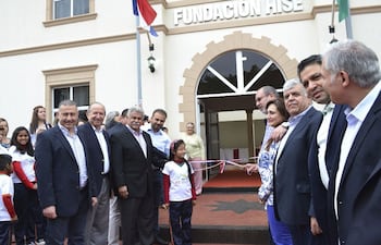 con-presencia-de-empresarios-de-la-camara-de-comercio-y-de-la-fundaicon-hise-se-inauguro-la-nueva-sede-del-hogar--202122000000-1508695.jpg