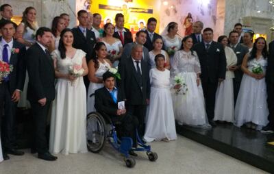 En total 17 parejas de distintas edades unieron sus vidas el pasado sábado en horas de la noche en Mariano Roque Alonso.