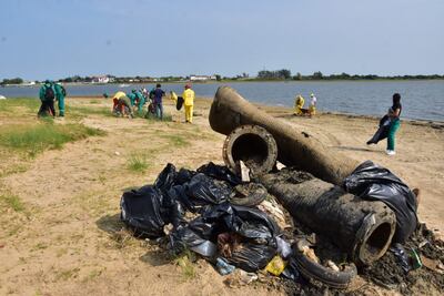 Los trabajos de limpieza en la Costanera de Asunción iniciaron este miércoles.