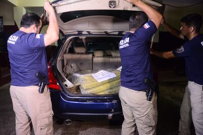 Incautación de marihuana y detención de tres personas en Villeta.