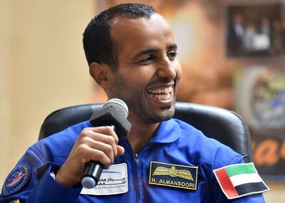 El nuevo miembro de la EEI, el astronauta Hazza Al Mansouri.