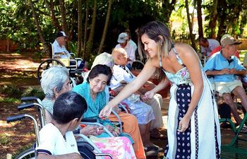 unos-42-abuelitos-estan-albergados-en-el-hogar-de-ancianos-san-agustin-del-barrio-23-de-octubre-de-ciudad-del-este--144412000000-1029636.jpg