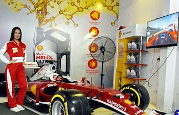 los-visitantes-de-la-expo-pueden-sentir-la-experiencia-ferrari-shell-en-el-simulador--223728000000-1606183.jpg