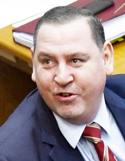 El senador Javier Zacarías Irún (ANR, cartista)  está imputado y con pedido de prisión que hoy podría hacerse efectivo.