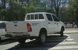 camioneta-del-ministerio-publico-en-abierta-violacion-a-reglas-de-transito--200024000000-1488345.jpg