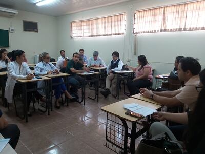La reunión entre autoridades de salud se realizó, esta mañana, en el Hospital Regional de CDE.