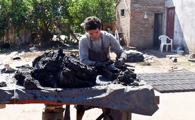 Algunos oleros siguen trabajando con la materia prima que tienen, pero desde el inicio de la cuarentena la venta es prácticamente nula.