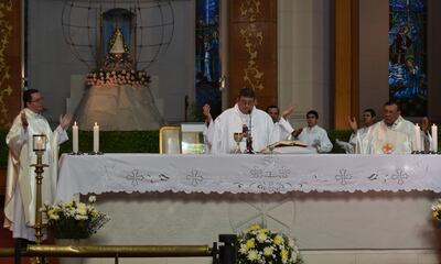 Monseñor Valenzuela felicitó a los periodistas   con pasión y honor en  su profesión.