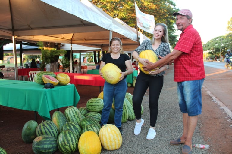 Buena cantidad de compradores se tiene durante la expo.