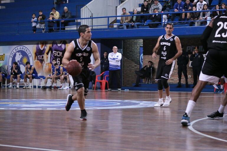 Olimpia Kings es finalista del Torneo Apertura Metropolitano de Básquetbol.