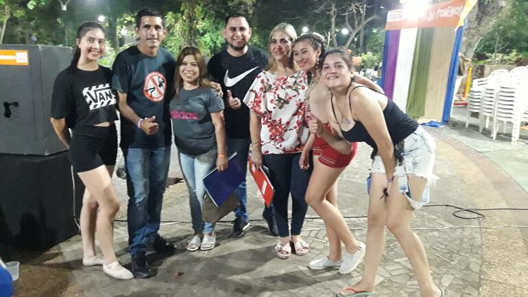 Voluntarios de la campaña de Teletón lograron conseguir en un particular el respaldo que les fue negado por parte de la comuna, y montaron igualmente lo necesario para colaborar con la causa solidaria.