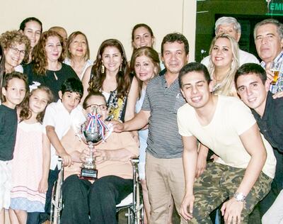 La viuda de Bernardo Chaparro entregó el trofeo a Lilio Benítez, entrenador de la caballeriza Don Rubi.