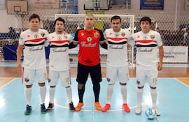 quinteto-base-de-atletico-norteno-que-utilizo-en-varios-partidos-en-el-suda-izq-a-der-rodney-zarate-arnold-vazquez-hugo-urquiza-diego-flores-222048000000-1639139.jpg