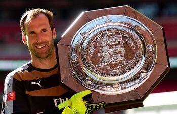 peter-cech-nuevo-arquero-de-arsenal-festejo-ayer-ante-su-ex-club-chelsea--220500000000-1361097.jpg