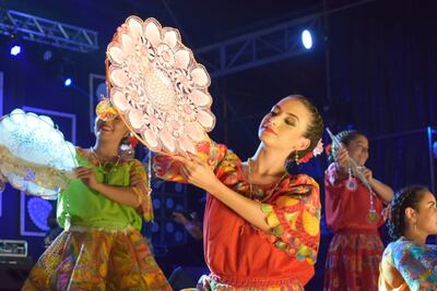 El Festival Nacional del Ñandutí se viene realizando en la Ciudad de Itauguá desde hace más de cuatro décadas. Tiene sus raíces en la “Peñas Luneras”, organizadas en el año 1969.