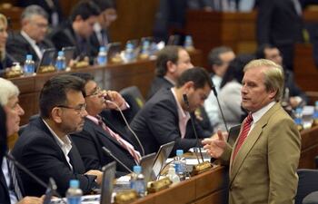 los-diputados-completaron-ayer-el-proceso-de-derogacion-en-el-congreso-de-la-ley-que-creo-la-itv--233539000000-1100656.jpg