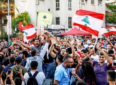 Descontento social llevó a los libaneses a inéditas  protestas hasta lograr la dimisión del  primer ministro Saad Hariri.