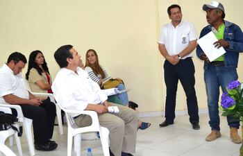 el-lider-domingo-uneai-hablando-a-favor-de-la-educacion-para-los-ninos-ayoreos--91931000000-1659575.jpg