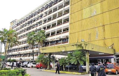 IPS suspendió temporalmente la liquidación y pago en concepto de asignación familiar, ayuda
escolar, subsidio por fallecimiento del familiar o del funcionario y subsidio por maternidad.