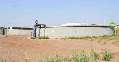Los reservorios del acueducto en Loma Plata ya se encuentran semienterrados.
