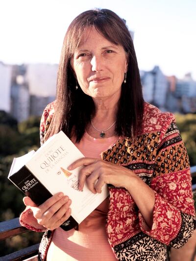 La escritora argentina Claudia Piñeiro es una de las que participa de la iniciativa #YoTambiénLeoElQuijote.