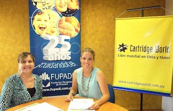 la-presidenta-de-fupadi-mami-samaniego-y-monica-catoni-de-cartrige-world-paraguay-firmaron-el-convenio--192712000000-1319602.jpg