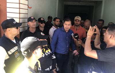 El intendente Miguel Prieto (MCDE) encabezó la comitiva que llegó para recuperar el espacio público ubicado en el microcentro esteño.