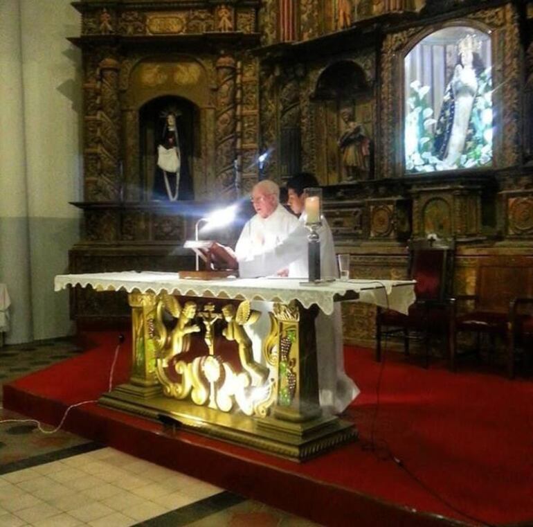 Padre Teófilo Cáceres Vega, destacado sacerdote e historiador tobateño.