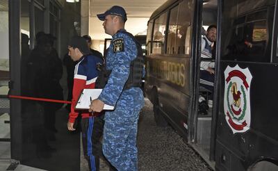 Los apresados fueron traídos al Palacio de Justicia en grupos.