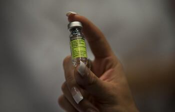 La única vacuna registrada contra el dengue en Paraguay es “Dengvaxia”.