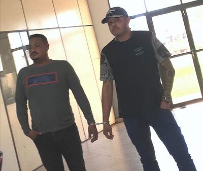 Brasileños expulsados del país.