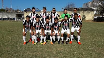 El plantel Sub 17 de Libertad.