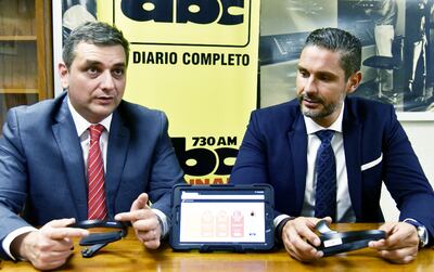 El Ing. Rodrigo Cabarrús, del Grupo Educativo Cápita, y Emilio Torres de “Progrentis”, en visita a nuestra redacción.