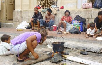 esta-es-la-realidad-cotidiana-frente-al-indi-los-indigenas-hasta-ahora-no-encuentran-respuestas-a-sus-necesidades-la-mayoria-quiere-tierra-para-su-c-203323000000-538901.jpg