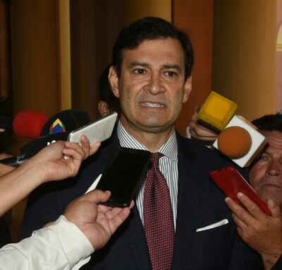 Silvio Adalberto Ovelar Benítez (52), senador de la ANR.