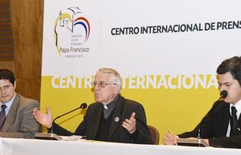 el-vocero-federico-lombardi-durante-la-conferencia-de-prensa-desarrollada-anoche--11321000000-1351577.jpg
