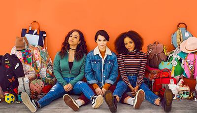 Una vida llena de lujos, un penoso pasado y la ausencia de pilares afectivos constituyen las realidades de Moe, Tabitha y Elodie.