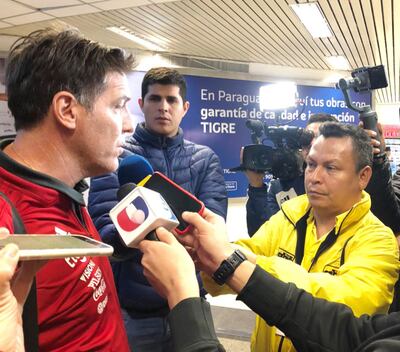El técnico albirrojo Eduardo Berizzo, en charla con la prensa.