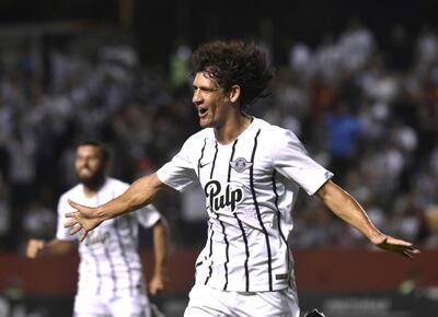 Blas Antonio Cáceres Garay (30 años), en el festejo de gol que marcó frente a Olimpia.